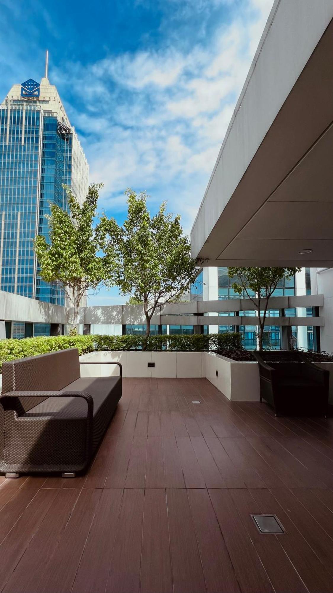 La Palazzo - Across Uptown Mall & Grand Hyatt Bgc Taguig Exteriör bild